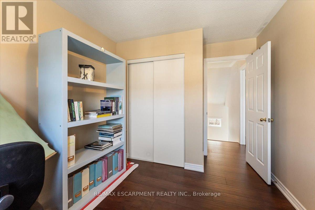 6 - 100 Beddoe Drive, Hamilton, Ontario L8P 4Z2 - Photo 25 - X12964034