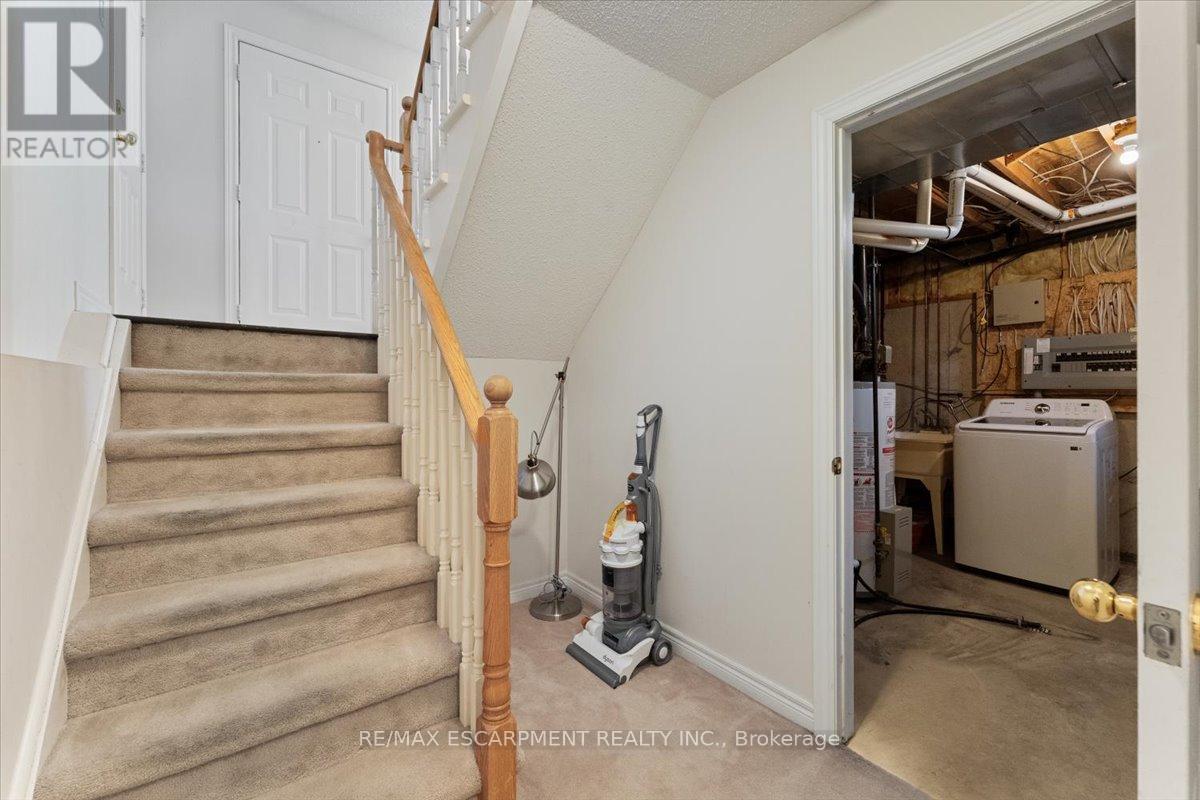 6 - 100 Beddoe Drive, Hamilton, Ontario L8P 4Z2 - Photo 33 - X12964034