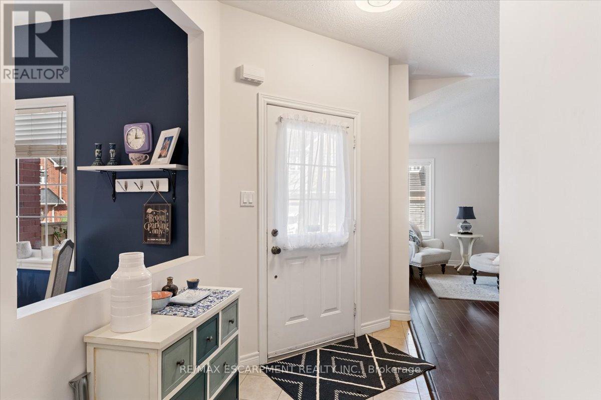 6 - 100 Beddoe Drive, Hamilton, Ontario L8P 4Z2 - Photo 4 - X12964034