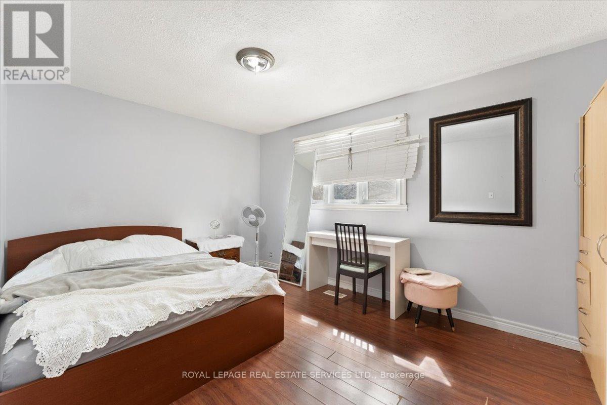 57 Elora Drive, Hamilton, Ontario  L9C 6T4 - Photo 17 - X12964088