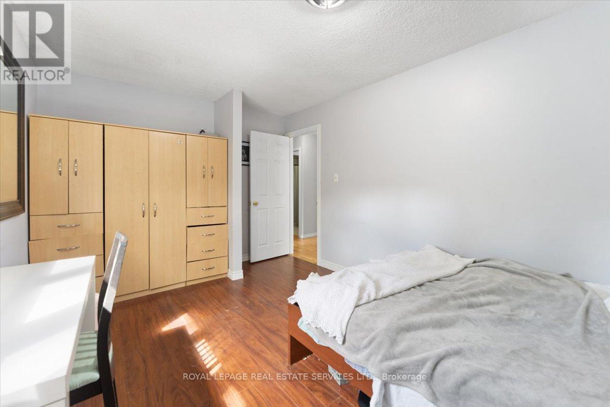 57 Elora Drive, Hamilton, Ontario  L9C 6T4 - Photo 18 - X12964088