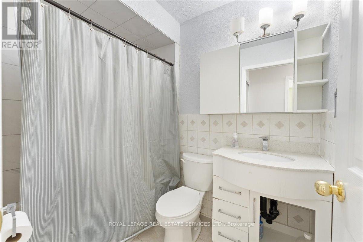 57 Elora Drive, Hamilton, Ontario  L9C 6T4 - Photo 23 - X12964088