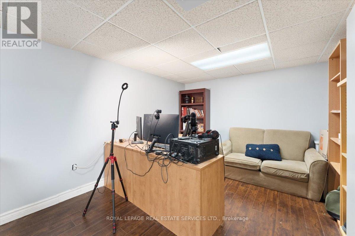 57 Elora Drive, Hamilton, Ontario  L9C 6T4 - Photo 33 - X12964088