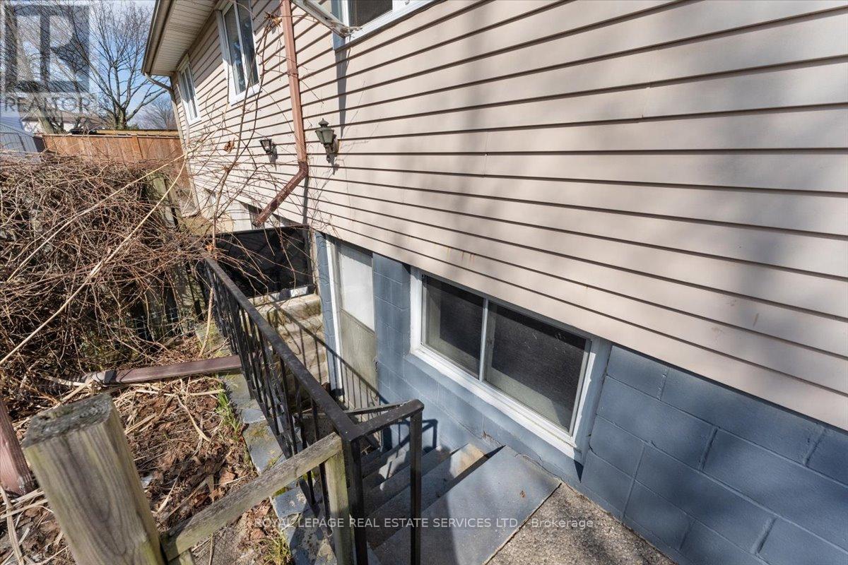 57 Elora Drive, Hamilton, Ontario  L9C 6T4 - Photo 39 - X12964088