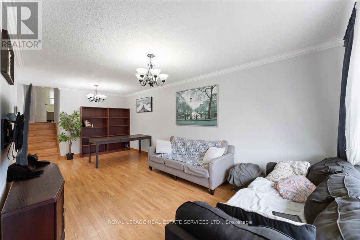 57 Elora Drive, Hamilton, Ontario  L9C 6T4 - Photo 6 - X12964088