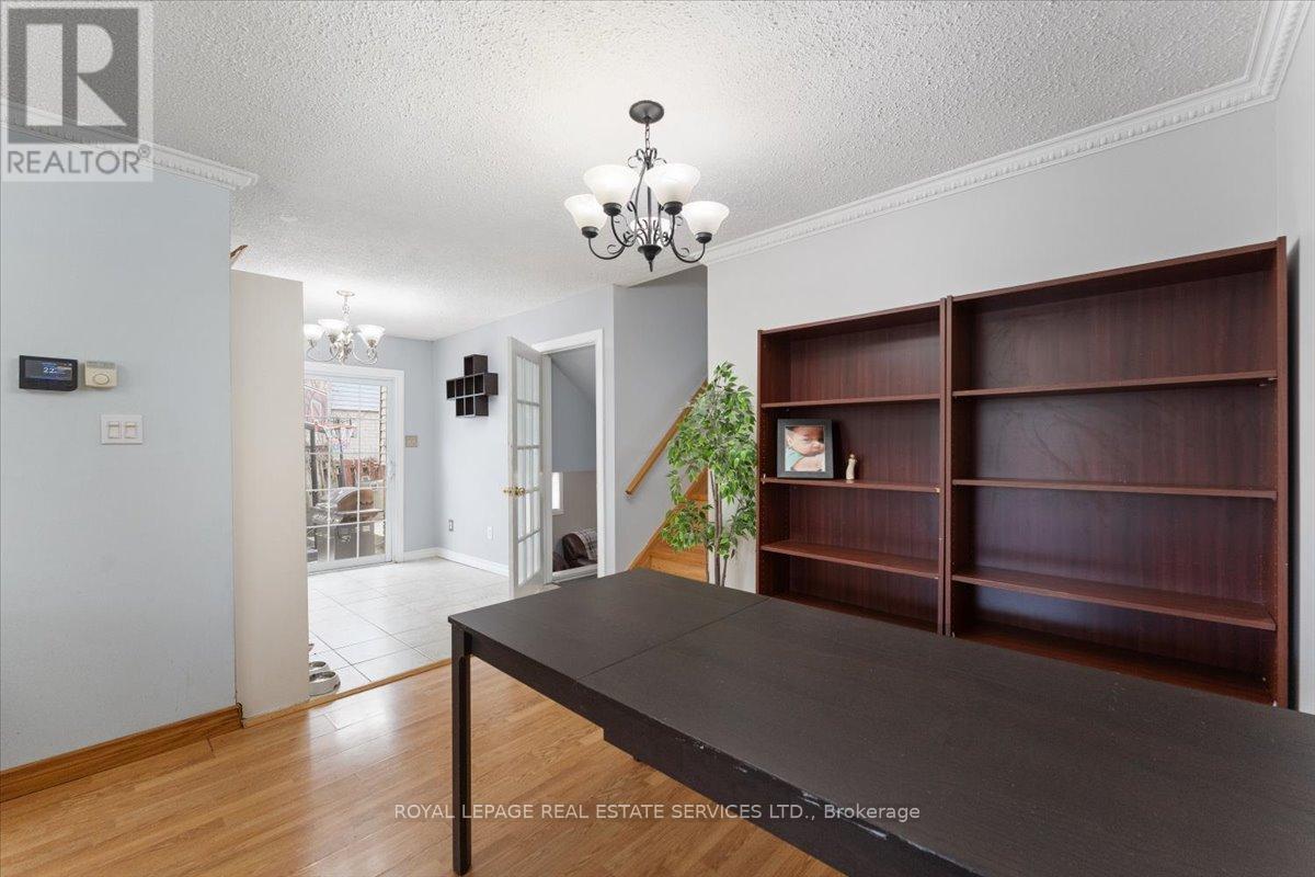 57 Elora Drive, Hamilton, Ontario  L9C 6T4 - Photo 7 - X12964088