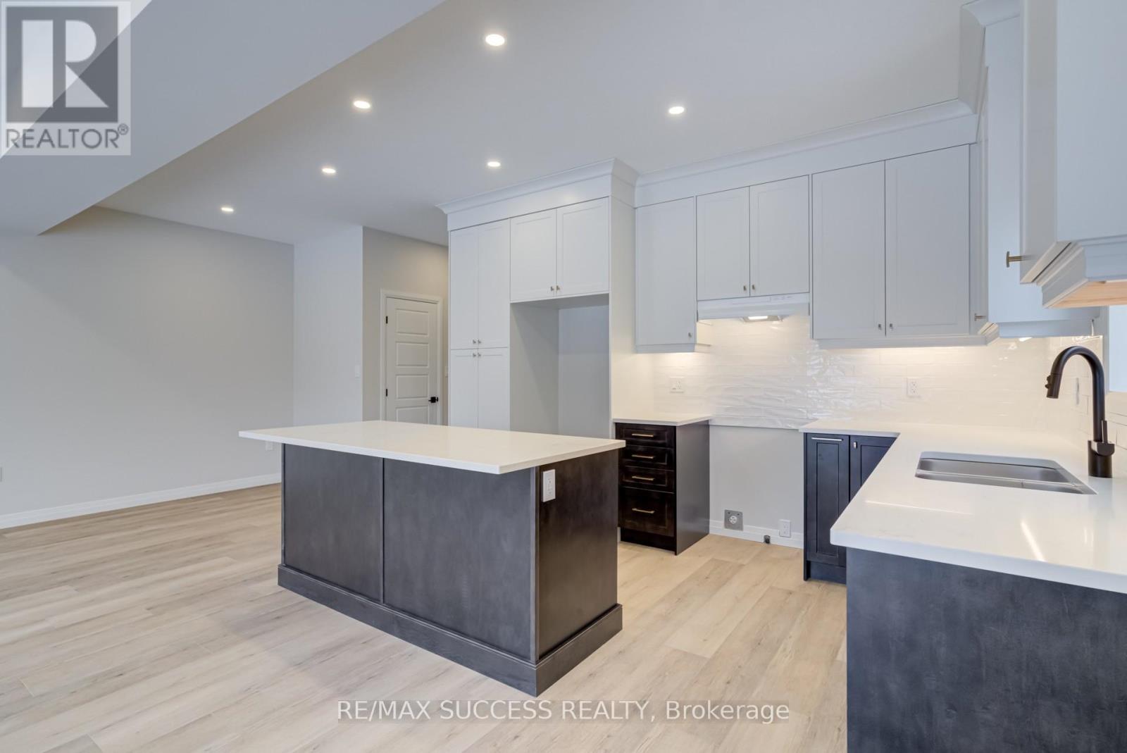 147 Siebert Avenue, Kitchener, Ontario  N2C 2M1 - Photo 14 - X12964138