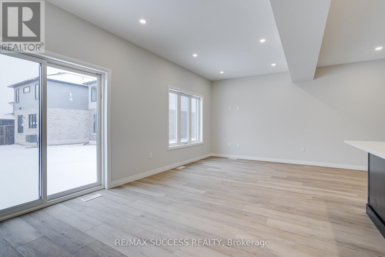 147 Siebert Avenue, Kitchener, Ontario  N2C 2M1 - Photo 15 - X12964138