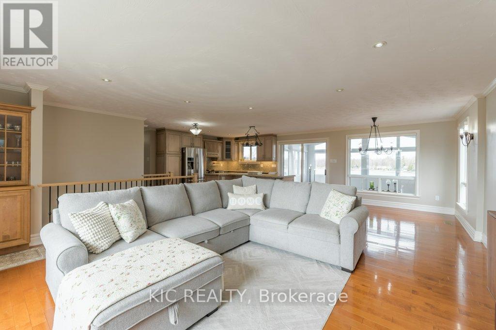 1247 Gail Park Drive, Selwyn, Ontario  K0L 1T0 - Photo 8 - X12964144