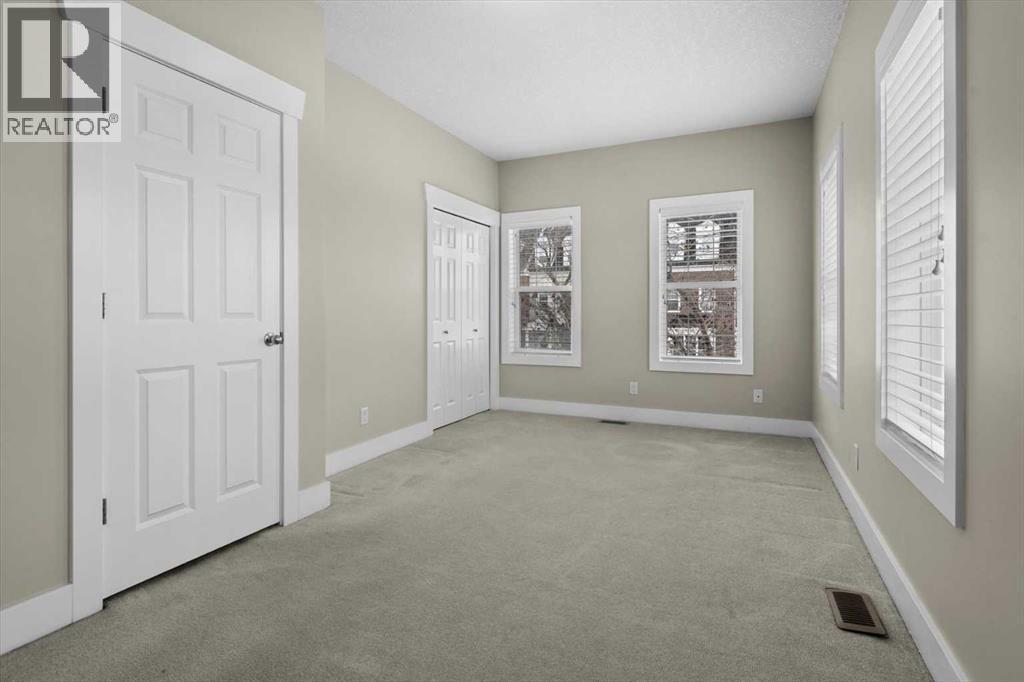 2833 Dallaire Avenue Sw, Calgary, Alberta  T3E 7T2 - Photo 26 - A2278595