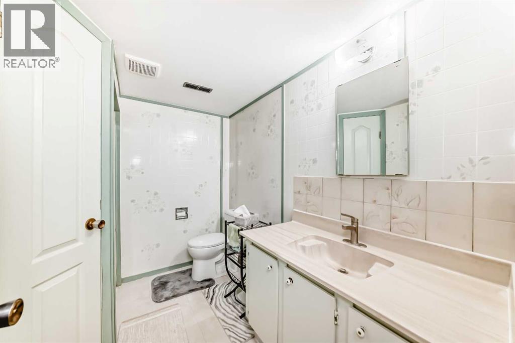 52a Queen Alexandra Close SE, Calgary, Alberta  T2J 3P8 - Photo 30 - A2286786