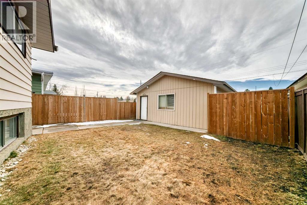 52a Queen Alexandra Close SE, Calgary, Alberta  T2J 3P8 - Photo 37 - A2286786