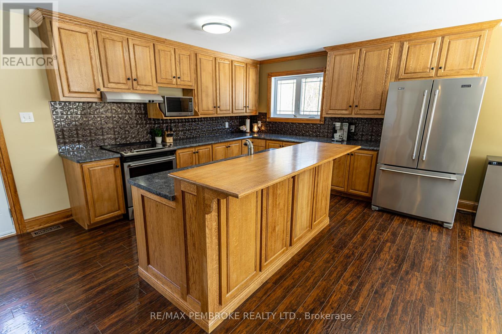 1718 Black Bay Road, Petawawa, Ontario  K8H 2W8 - Photo 10 - X12964222