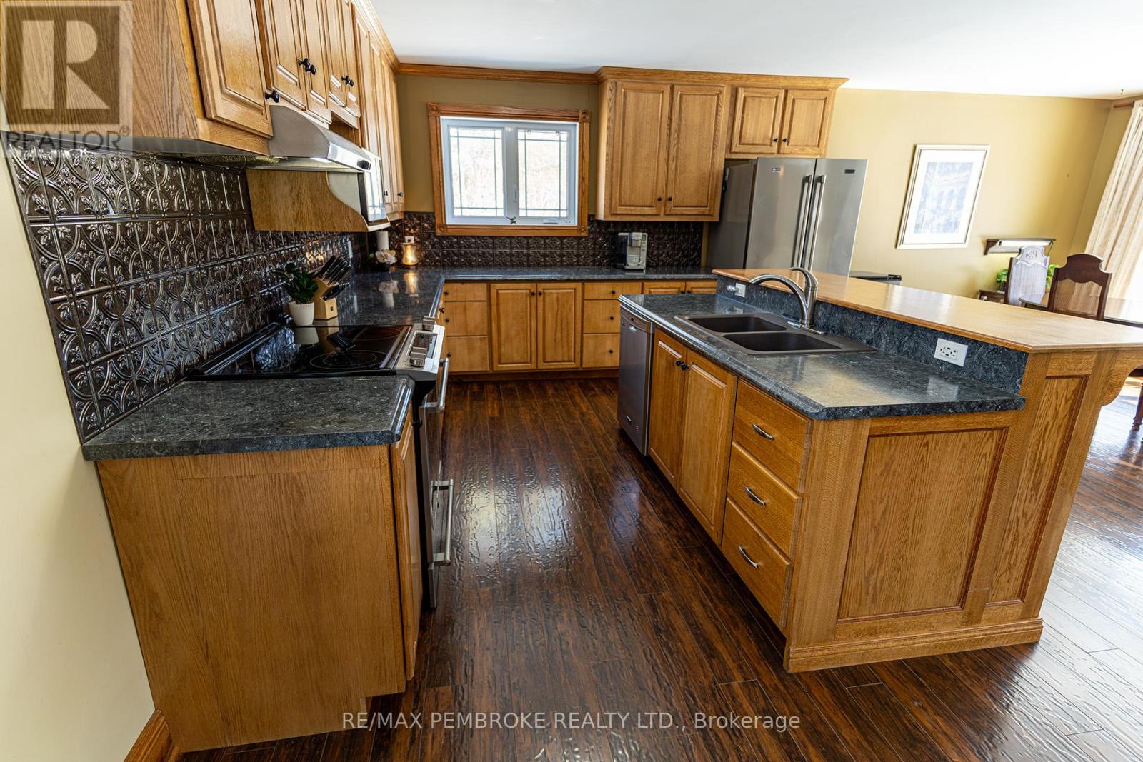 1718 Black Bay Road, Petawawa, Ontario  K8H 2W8 - Photo 12 - X12964222