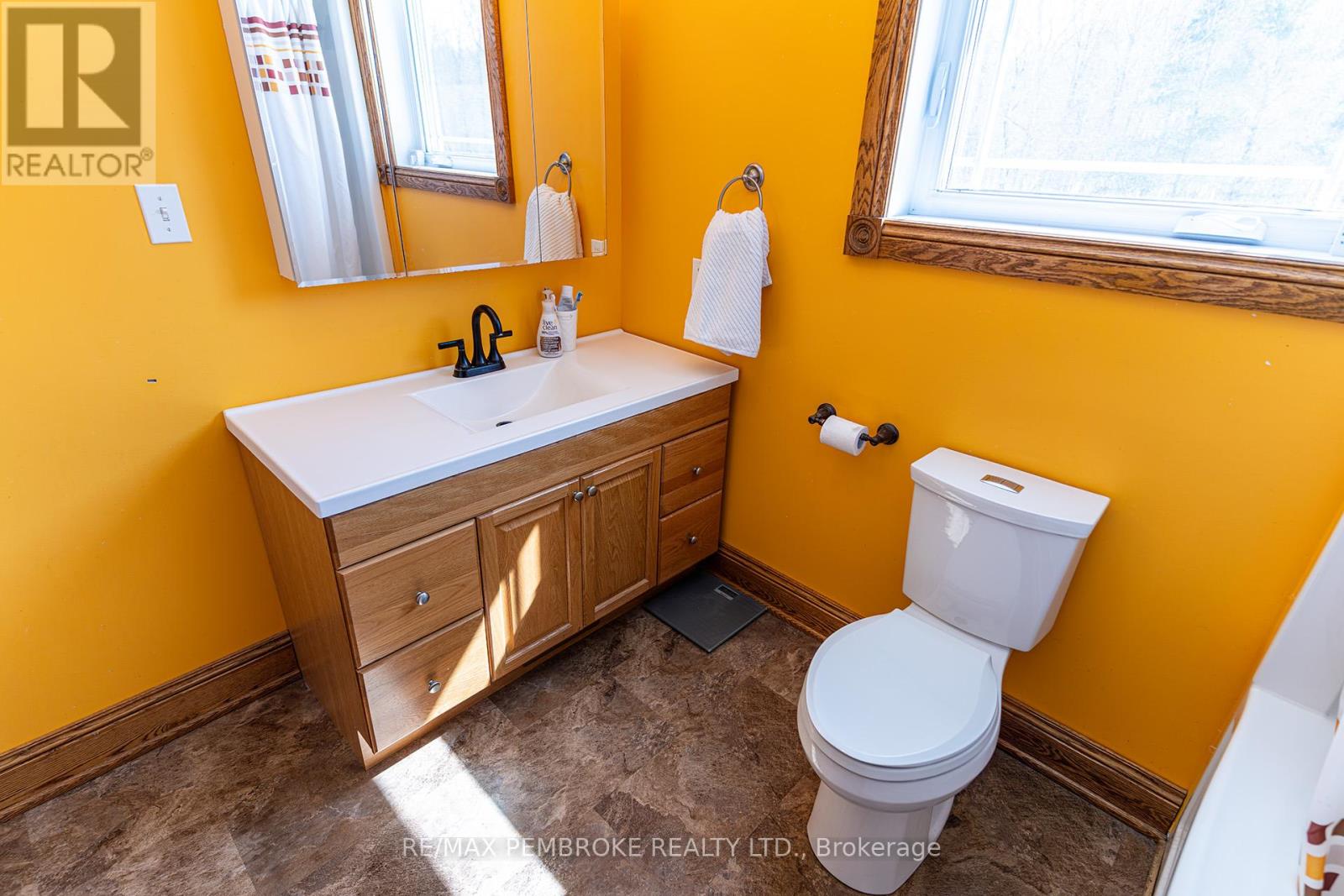 1718 Black Bay Road, Petawawa, Ontario  K8H 2W8 - Photo 20 - X12964222