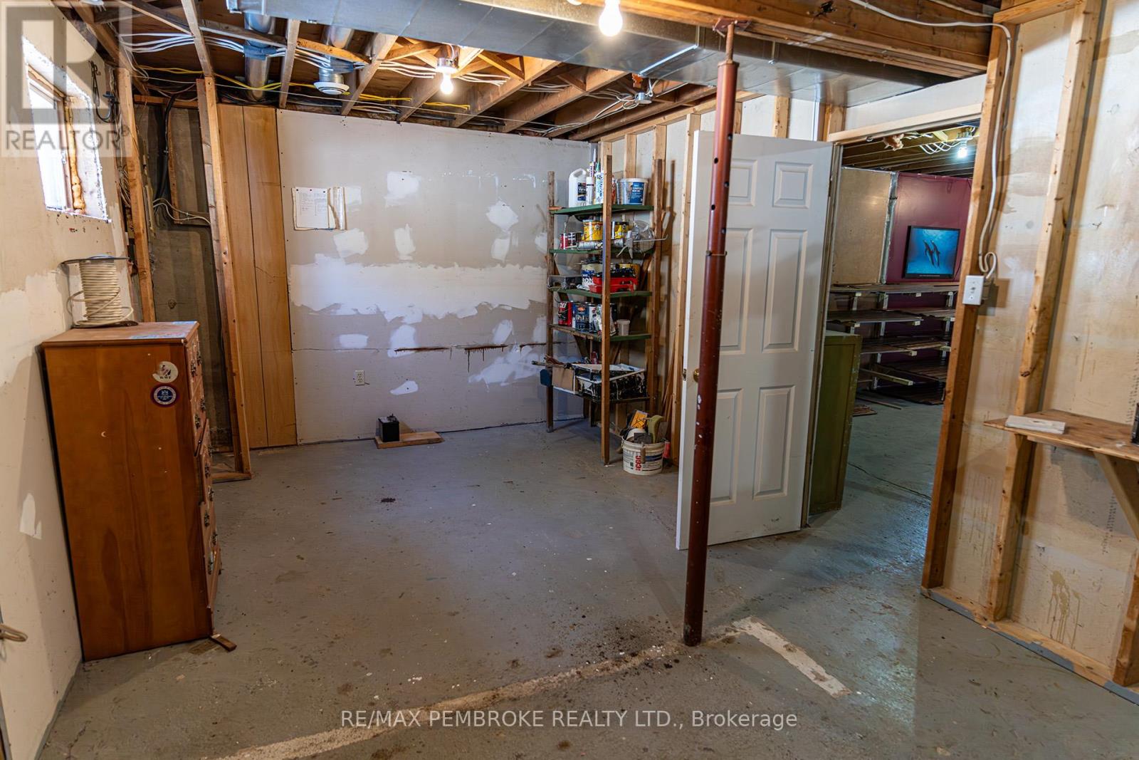 1718 Black Bay Road, Petawawa, Ontario  K8H 2W8 - Photo 35 - X12964222