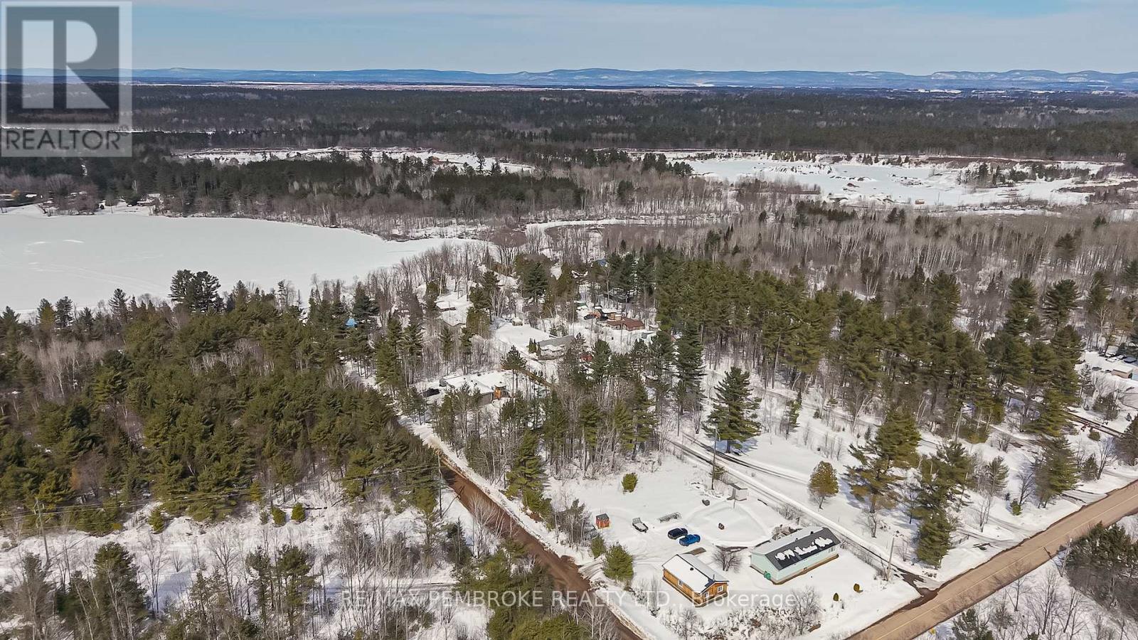 1718 Black Bay Road, Petawawa, Ontario  K8H 2W8 - Photo 43 - X12964222