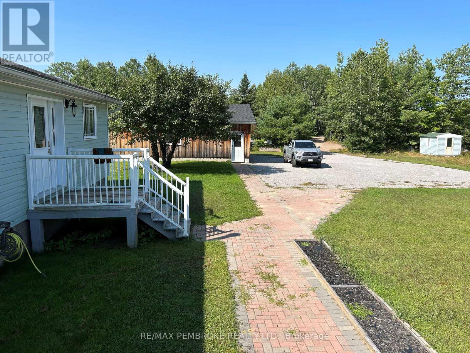 1718 Black Bay Road, Petawawa, Ontario  K8H 2W8 - Photo 6 - X12964222