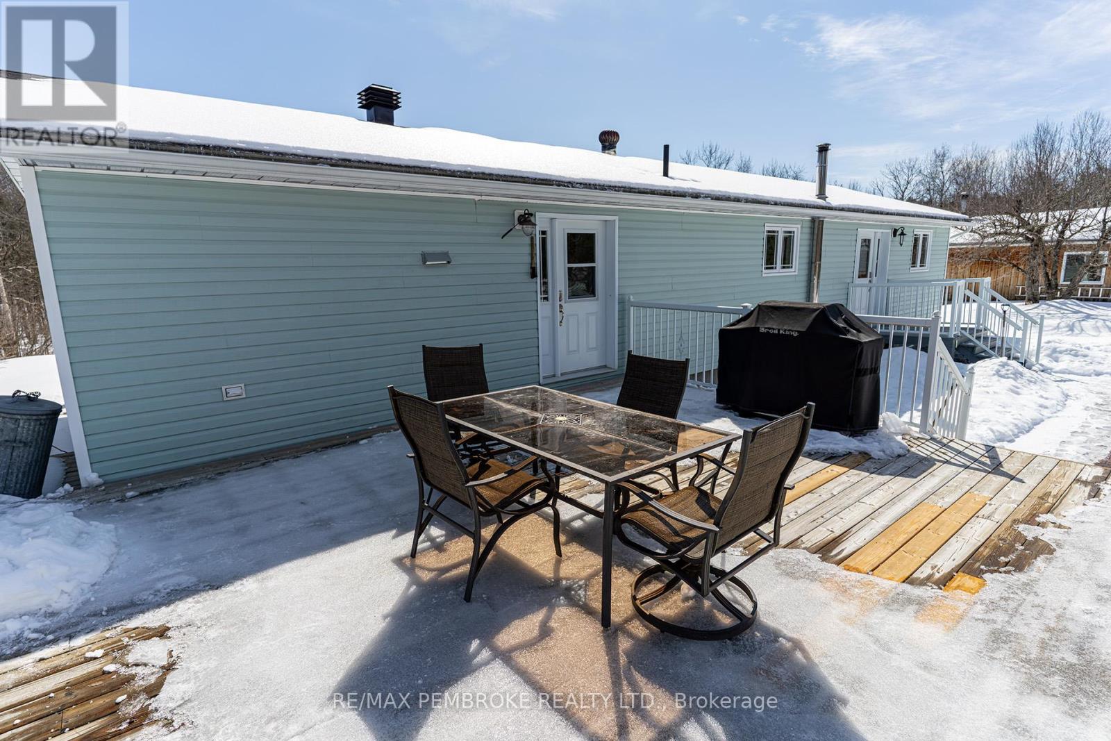 1718 Black Bay Road, Petawawa, Ontario  K8H 2W8 - Photo 7 - X12964222