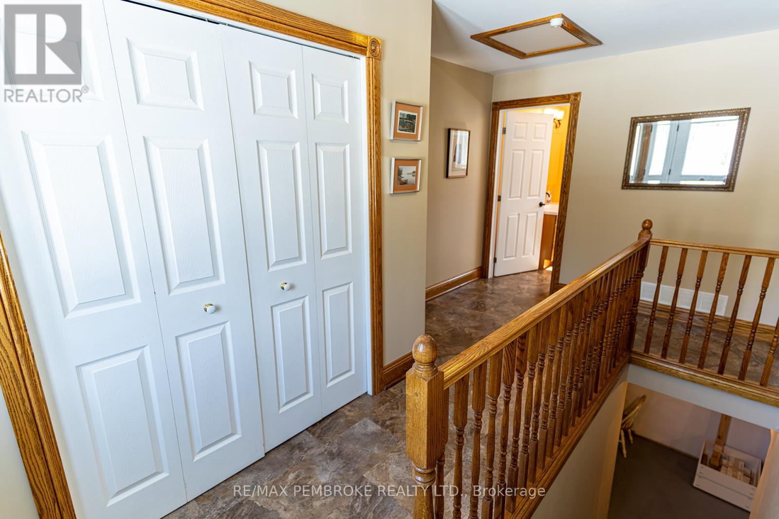 1718 Black Bay Road, Petawawa, Ontario  K8H 2W8 - Photo 8 - X12964222