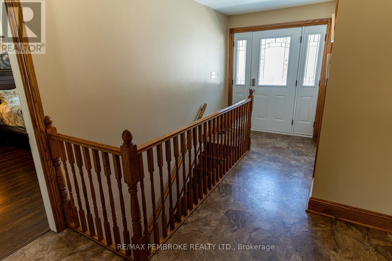 1718 Black Bay Road, Petawawa, Ontario  K8H 2W8 - Photo 9 - X12964222