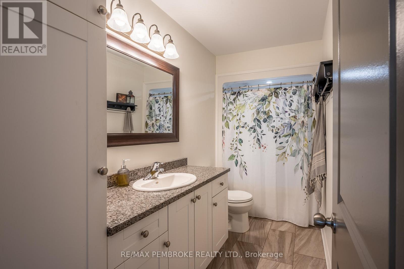 17 Dustin Drive, Petawawa, Ontario  K8H 0G3 - Photo 21 - X12964244