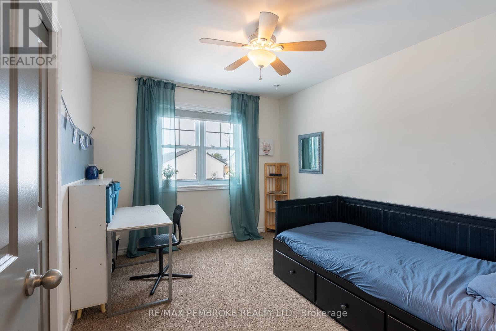 17 Dustin Drive, Petawawa, Ontario  K8H 0G3 - Photo 25 - X12964244