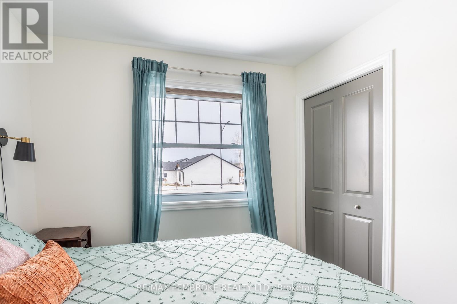 17 Dustin Drive, Petawawa, Ontario  K8H 0G3 - Photo 28 - X12964244