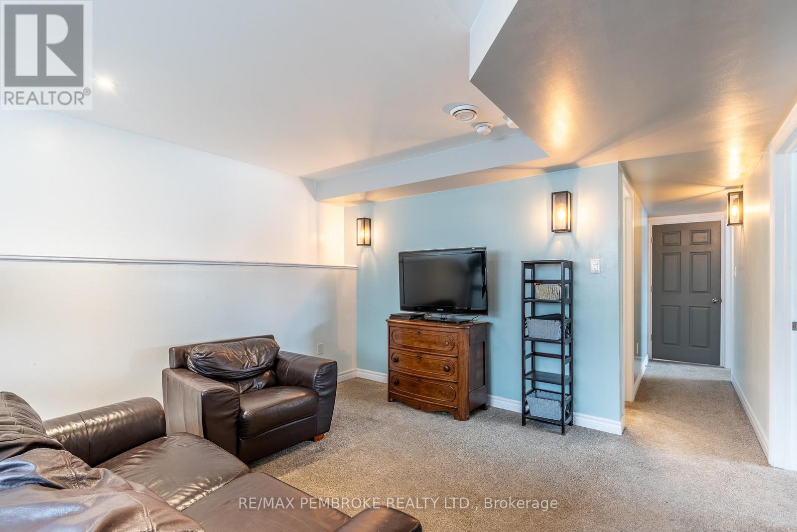 17 Dustin Drive, Petawawa, Ontario  K8H 0G3 - Photo 31 - X12964244