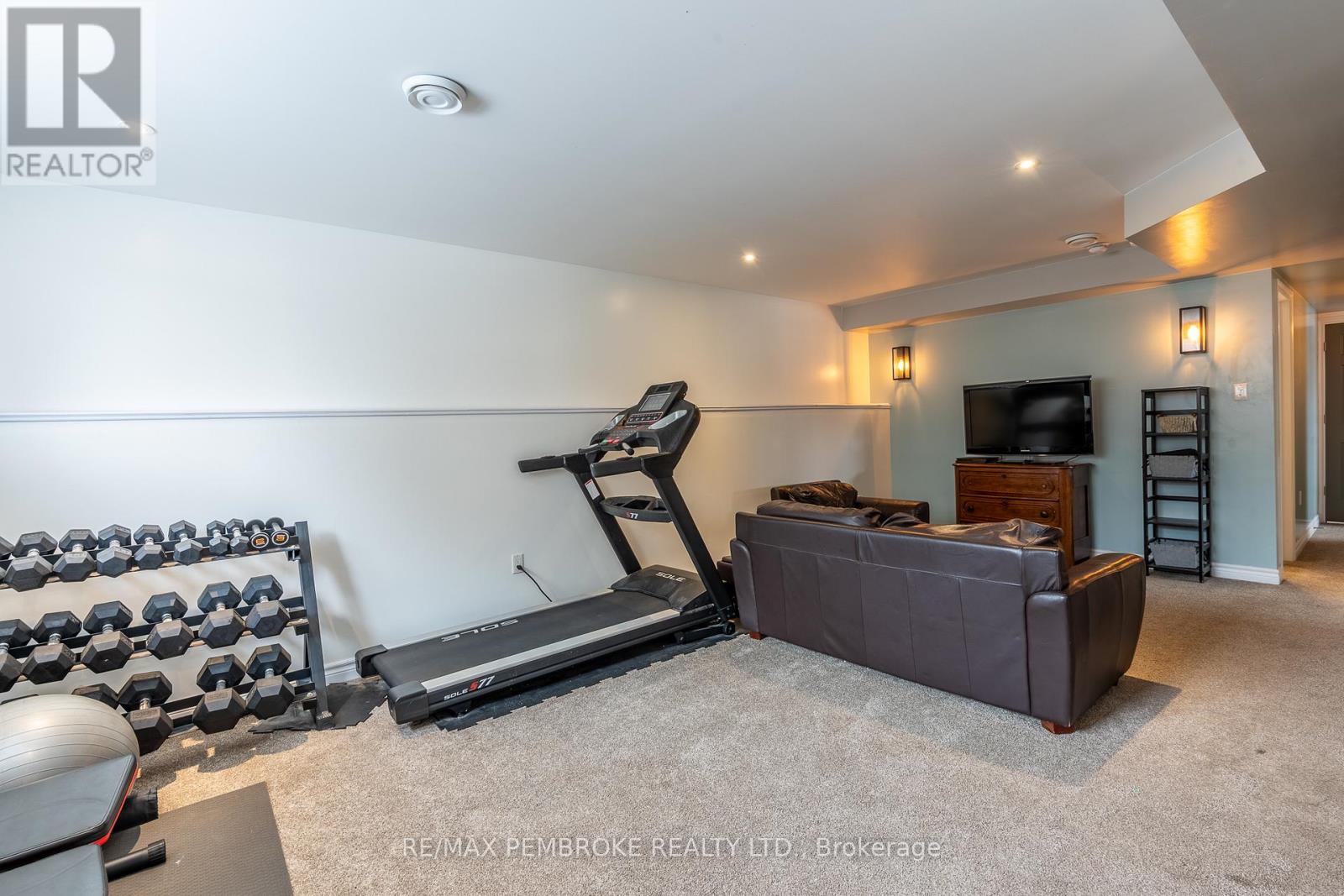 17 Dustin Drive, Petawawa, Ontario  K8H 0G3 - Photo 32 - X12964244