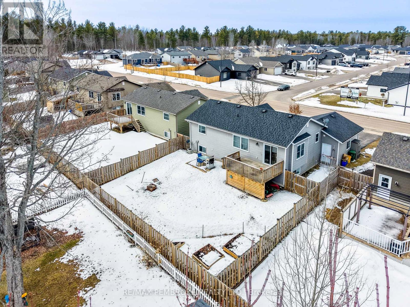 17 Dustin Drive, Petawawa, Ontario  K8H 0G3 - Photo 43 - X12964244