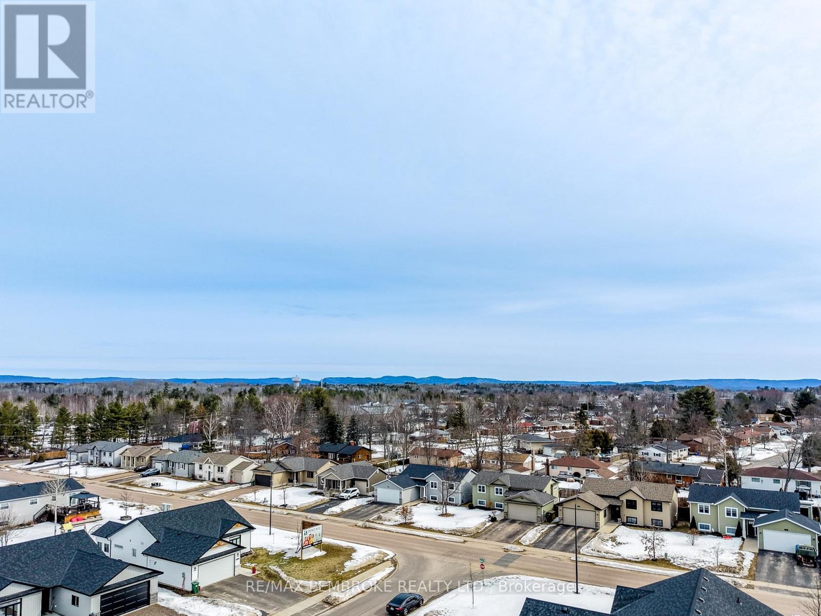 17 Dustin Drive, Petawawa, Ontario  K8H 0G3 - Photo 45 - X12964244