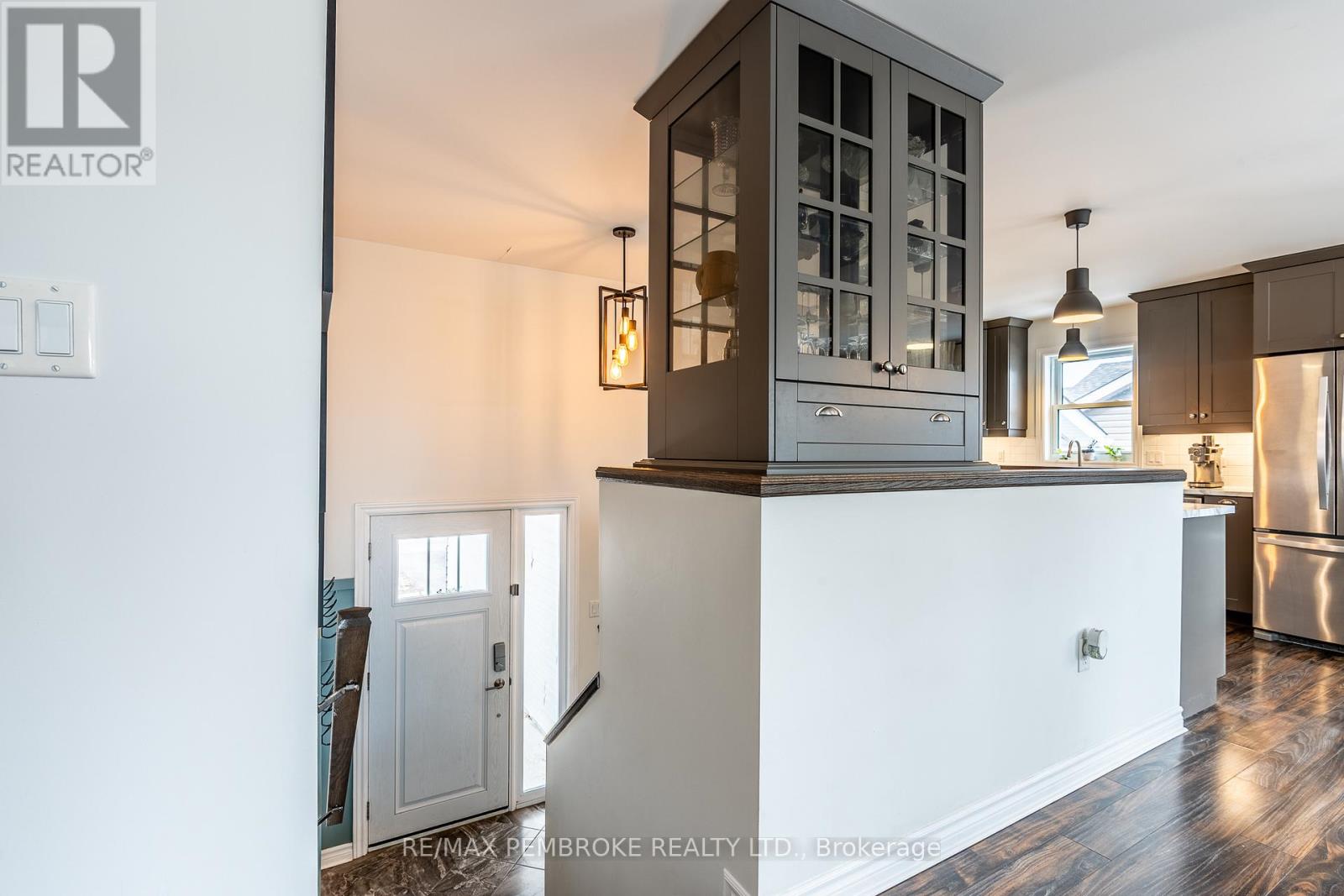 17 Dustin Drive, Petawawa, Ontario  K8H 0G3 - Photo 7 - X12964244