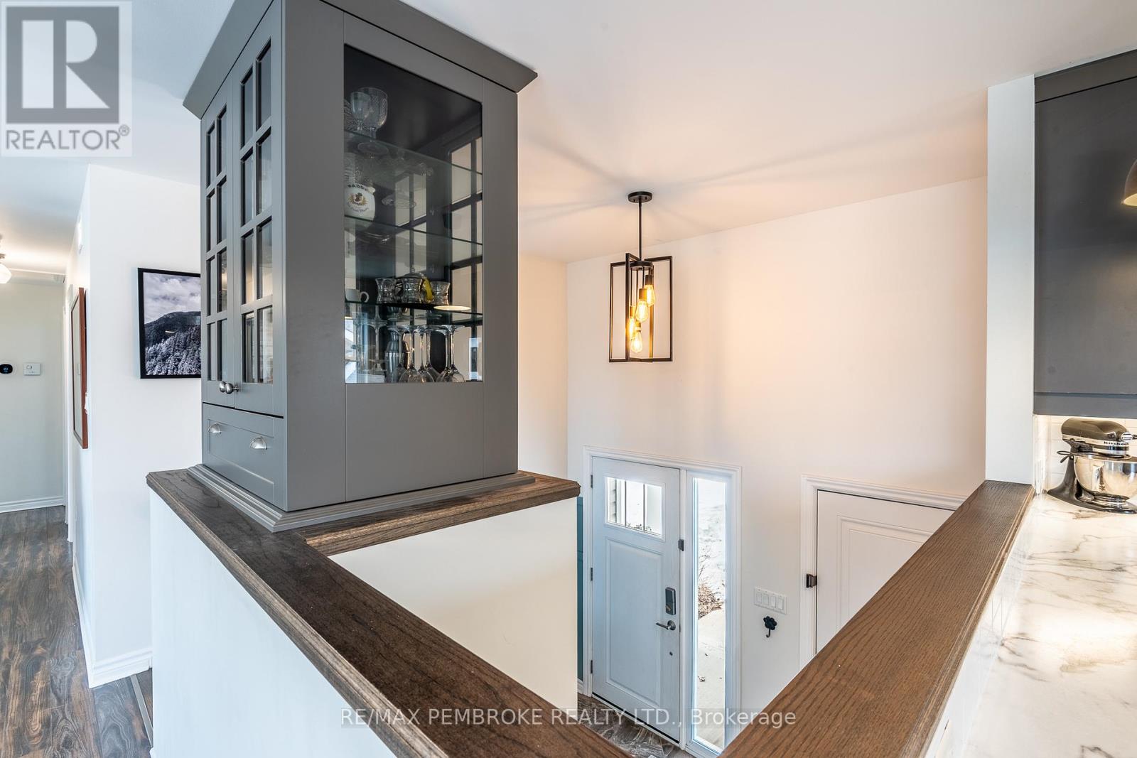 17 Dustin Drive, Petawawa, Ontario  K8H 0G3 - Photo 9 - X12964244