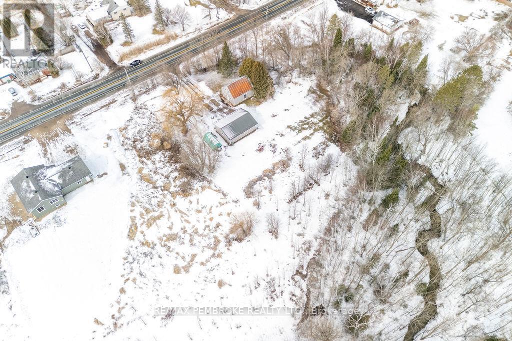 97 Mud Lake Road, Laurentian Valley, Ontario  K8A 6W4 - Photo 10 - X12964470