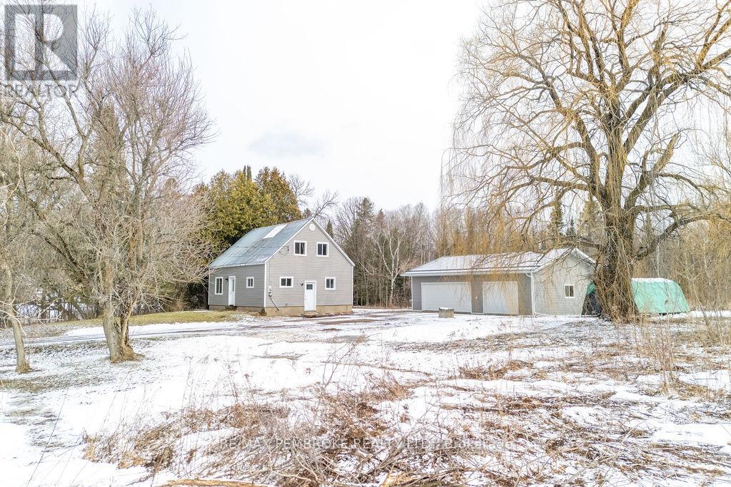 97 Mud Lake Road, Laurentian Valley, Ontario  K8A 6W4 - Photo 3 - X12964470