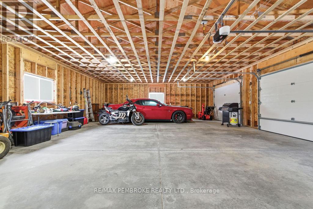 97 Mud Lake Road, Laurentian Valley, Ontario  K8A 6W4 - Photo 35 - X12964470