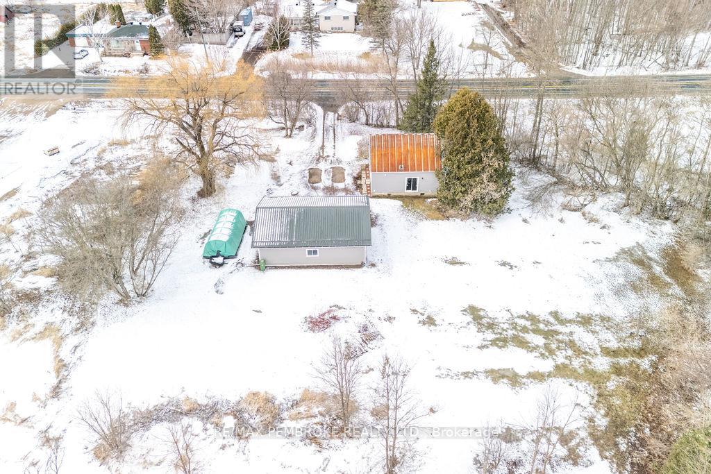 97 Mud Lake Road, Laurentian Valley, Ontario  K8A 6W4 - Photo 37 - X12964470