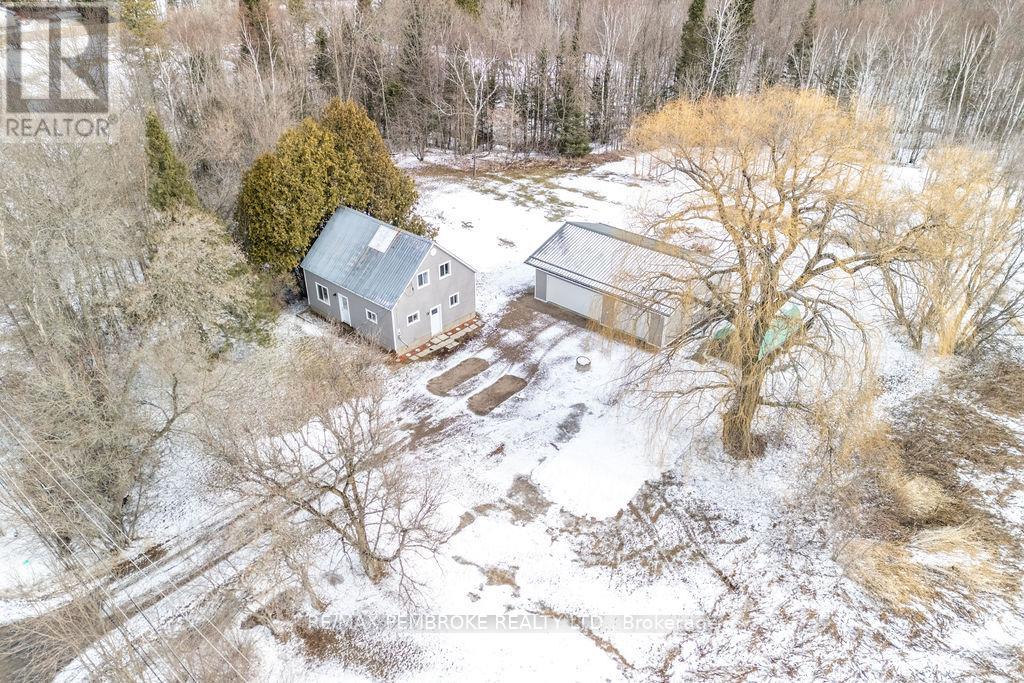97 Mud Lake Road, Laurentian Valley, Ontario  K8A 6W4 - Photo 38 - X12964470