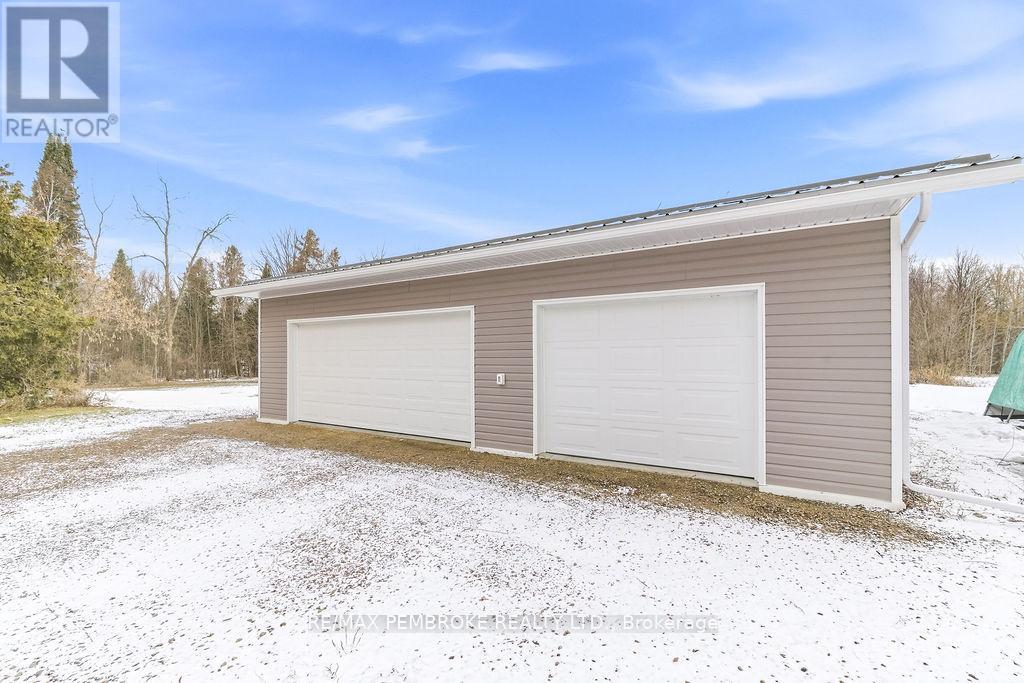 97 Mud Lake Road, Laurentian Valley, Ontario  K8A 6W4 - Photo 40 - X12964470