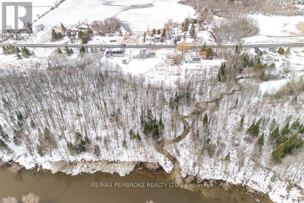 97 Mud Lake Road, Laurentian Valley, Ontario  K8A 6W4 - Photo 7 - X12964470