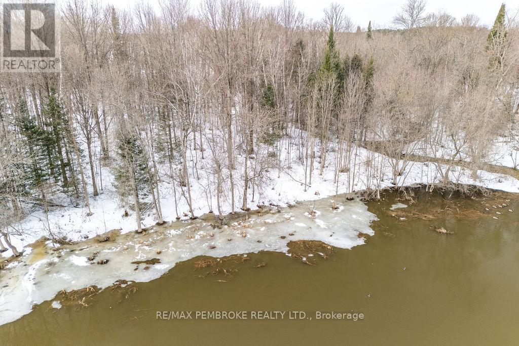 97 Mud Lake Road, Laurentian Valley, Ontario  K8A 6W4 - Photo 8 - X12964470