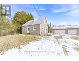 97 MUD LAKE ROAD, Laurentian Valley, Ontario