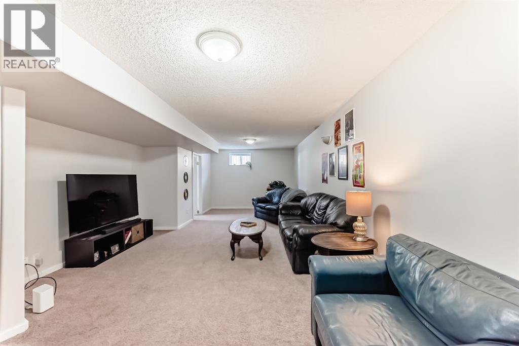 19 Meadowview Road SW, Calgary, Alberta  T2V 1V9 - Photo 31 - A2299309