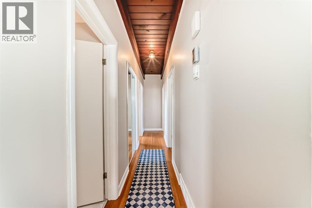 19 Meadowview Road SW, Calgary, Alberta  T2V 1V9 - Photo 14 - A2299309