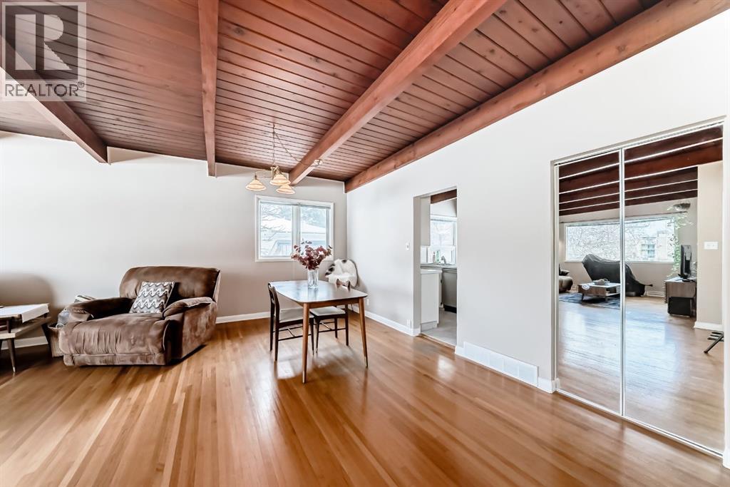 19 Meadowview Road SW, Calgary, Alberta  T2V 1V9 - Photo 9 - A2299309