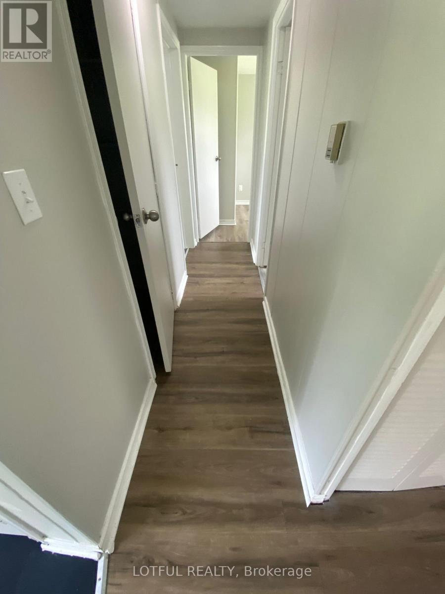 7594 Flewellyn Road, Ottawa, Ontario  K2S 1B6 - Photo 4 - X12964306