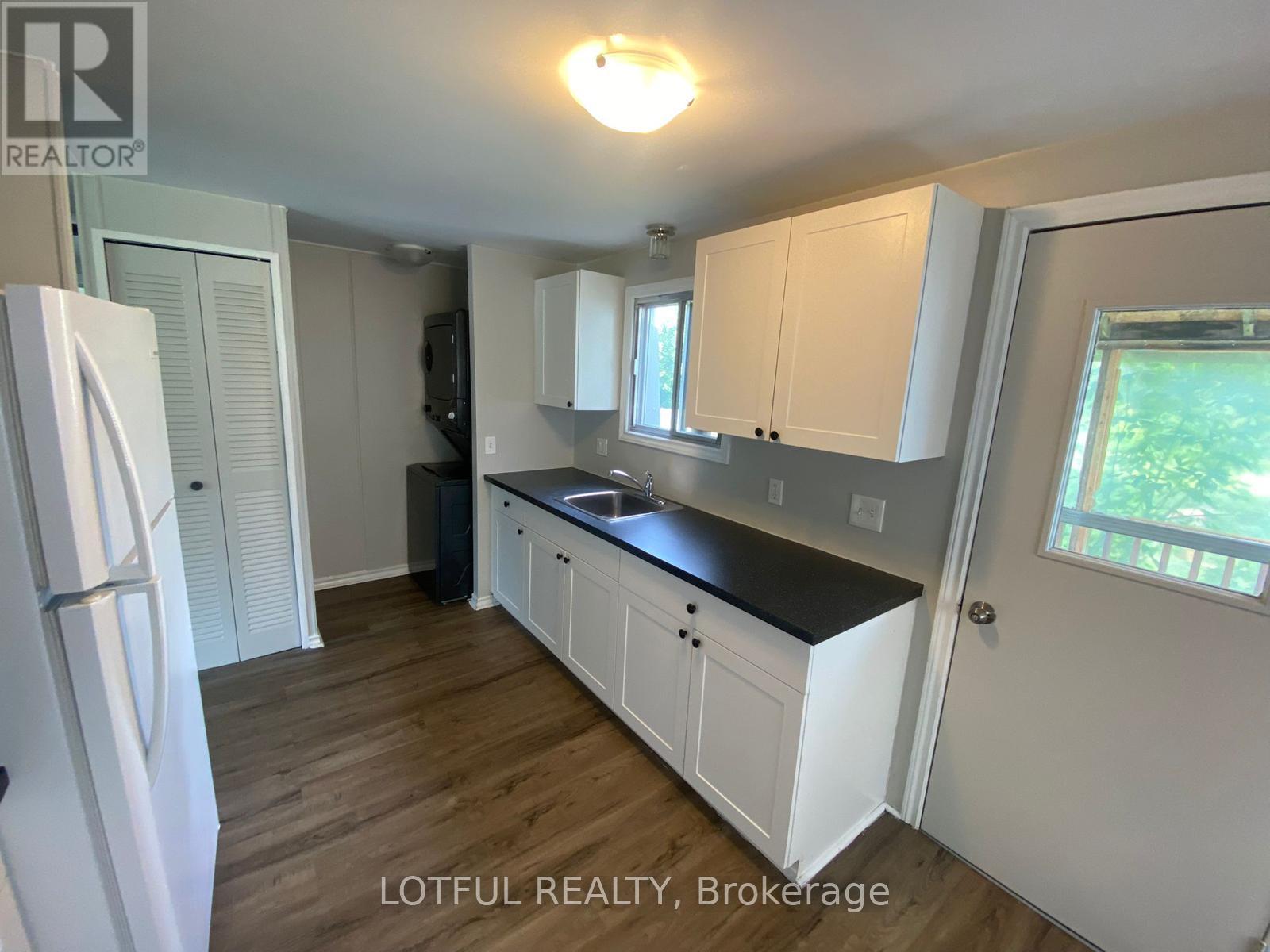 7594 Flewellyn Road, Ottawa, Ontario  K2S 1B6 - Photo 7 - X12964306