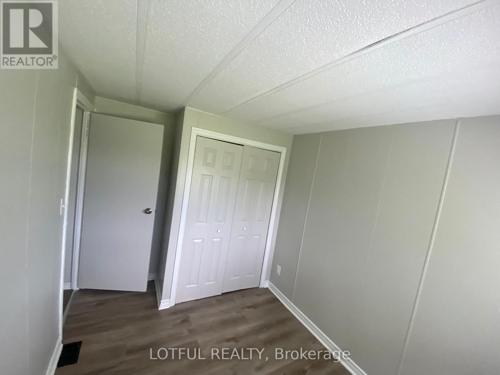 7594 Flewellyn Road, Ottawa, Ontario  K2S 1B6 - Photo 9 - X12964306