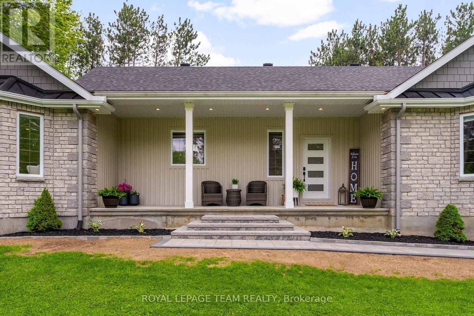 108 Royal Troon Lane, Ottawa, Ontario  K0A 1T0 - Photo 2 - X12964702